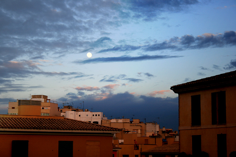 Moon Setting over Casco Antiguo and some Job Update
